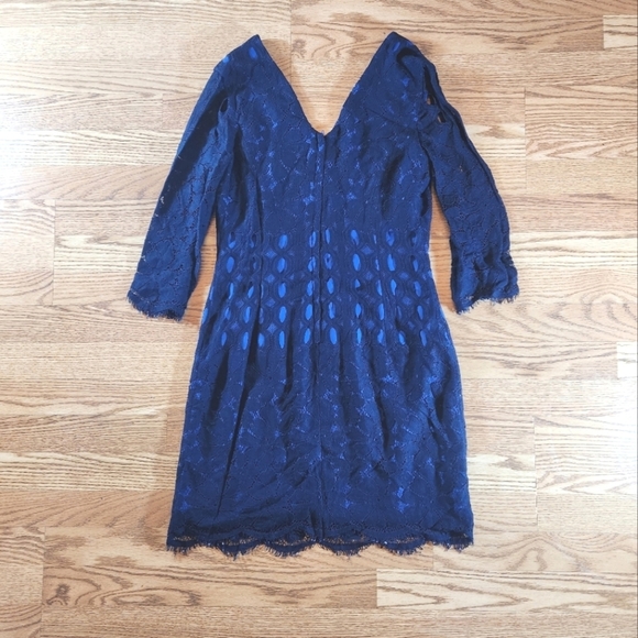 EUC Lilly Pulitzer Elegant Navy Lace Dress, Size 6 - Picture 4 of 11